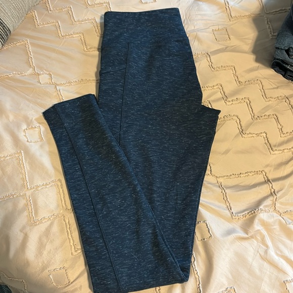 ⭐️HOST PICK⭐️ Leggings - Picture 2 of 4